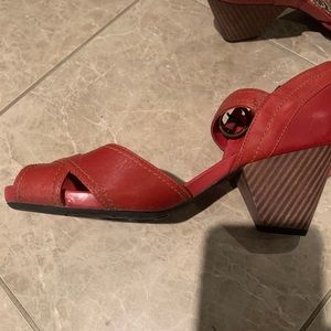 Orthopedic sandle with heel